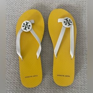 Tory Burch Minnie Flip flops, size 8, yellow and white